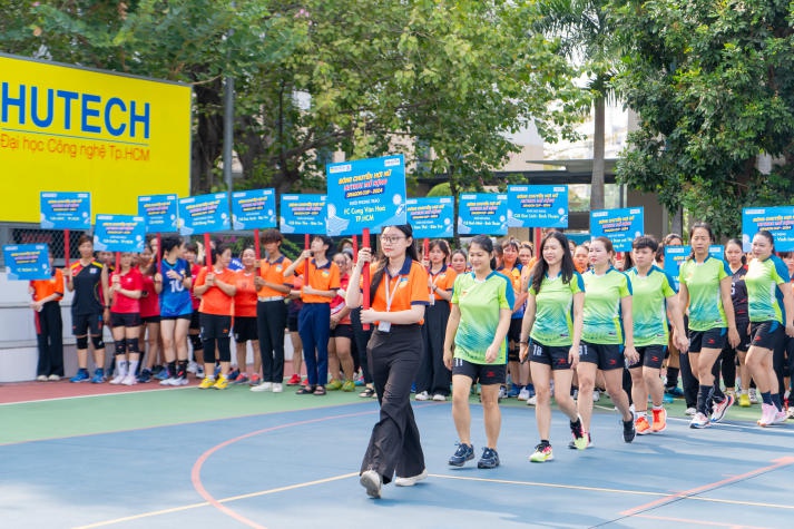 [Video] Đội chủ nhà giành ngôi vô địch Giải Bóng chuyền hơi nữ 13WIN13 mở rộng năm 2024 - Dragon Master Cup 26