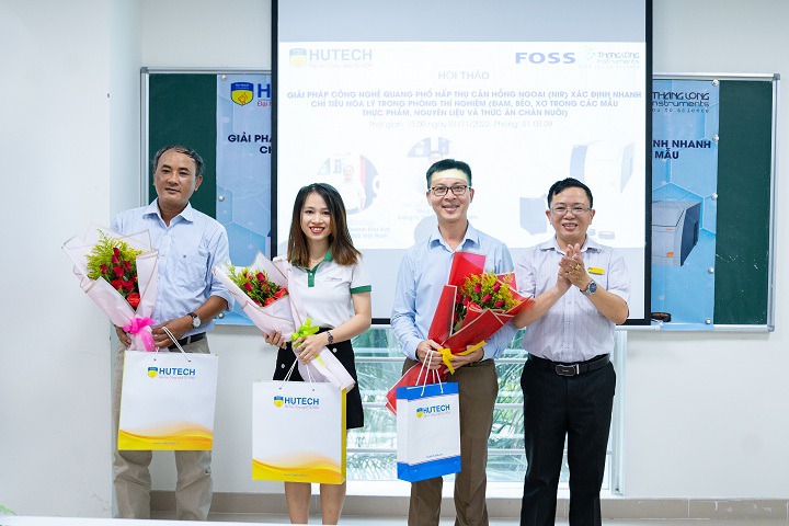 Từ phải sang trái: ông Ngô Đình Đạt, chị Võ Thị Nghĩa Sơn, ông Trần Khải Khương và PGS.TS. Thái Văn Nam tại hội thảo