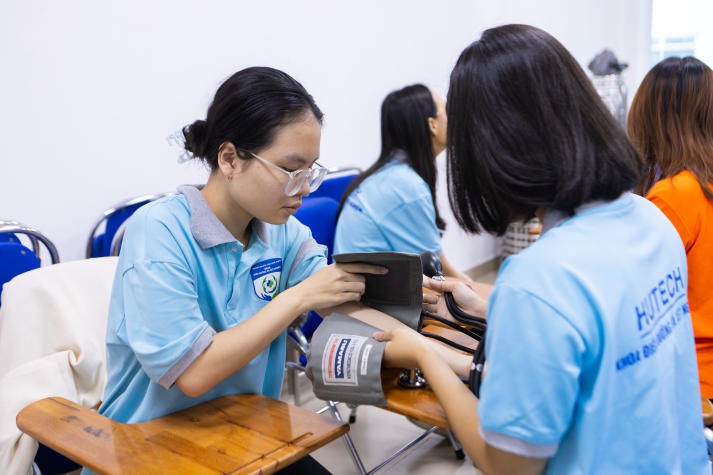 Trang bị kỹ năng y tế, Tải app 13Win Khoa Điều dưỡng và Xét nghiệm “lên dây cót” sẵn sàng hỗ trợ cộng đồng 43