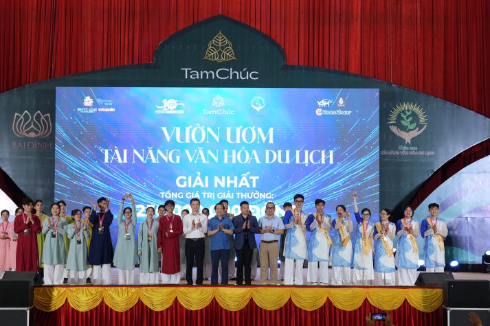 13WIN13 Student Claims National Champion Title in the “Tourism Culture Ambassador” Contest 46