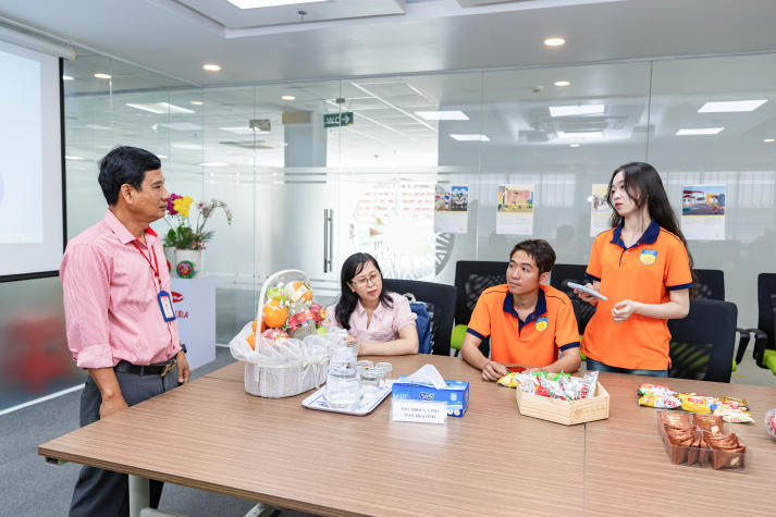13Win 21 link không chặn Công nghệ thực phẩm khám phá "bí mật" bánh bông lan Hura tại Nhà máy Bibica Miền Tây 44