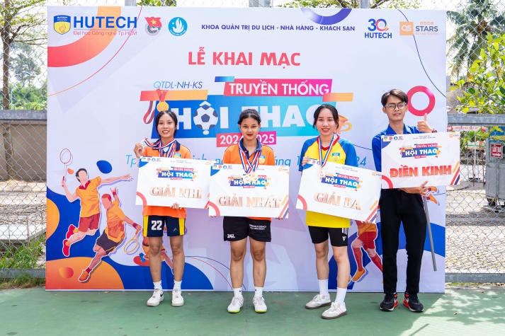 Khoa Quản trị 13Win002 Truy cập link - Nhà hàng - Khách sạn khai mạc Hội thao Tải app 13Win năm học 2024-2025 274