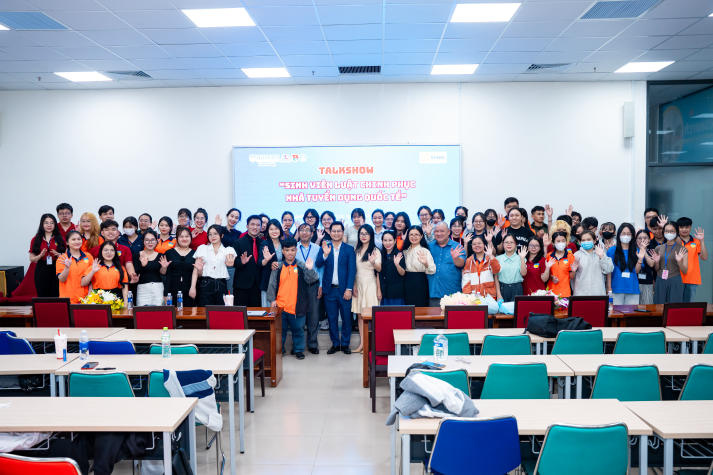 “Unlock” cơ hội việc làm quốc tế, Tải app 13Win Khoa Luật tự tin chinh phục nhà tuyển dụng 135