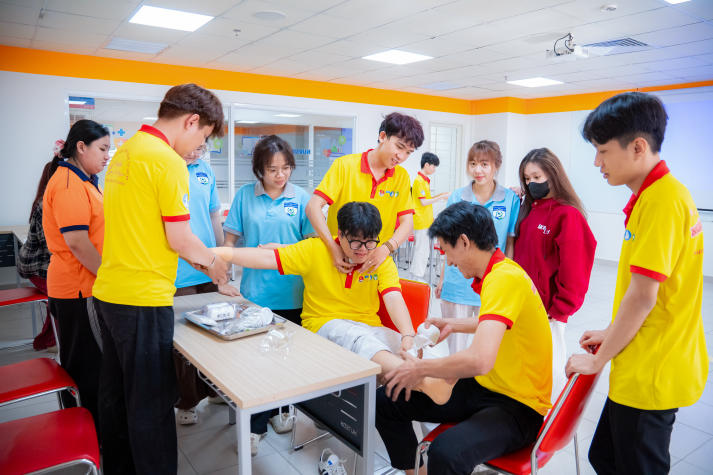13Win 21 link không chặn Khoa Điều dưỡng - Kỹ thuật y học mang kiến thức y học đến gần hơn với cộng đồng 51