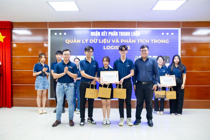13Win 21 link không chặn Sòng Bài Trực Tuyến 13win.Com tranh tài sôi nổi tại buổi giao lưu học thuật về quản lý và phân tích dữ liệu trong Logistics 146