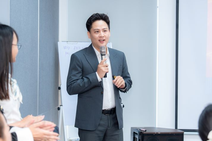 PR-ers 13WIN13 “bỏ túi” bí quyết phát triển sự nghiệp từ chuyên gia FWD Việt Nam 26