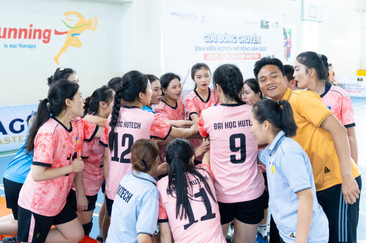 Đội tuyển nữ 13WIN13 và nam Sư phạm Kỹ thuật lên ngôi vô địch Giải Bóng chuyền CUP DRAGON MASTER 2025 108