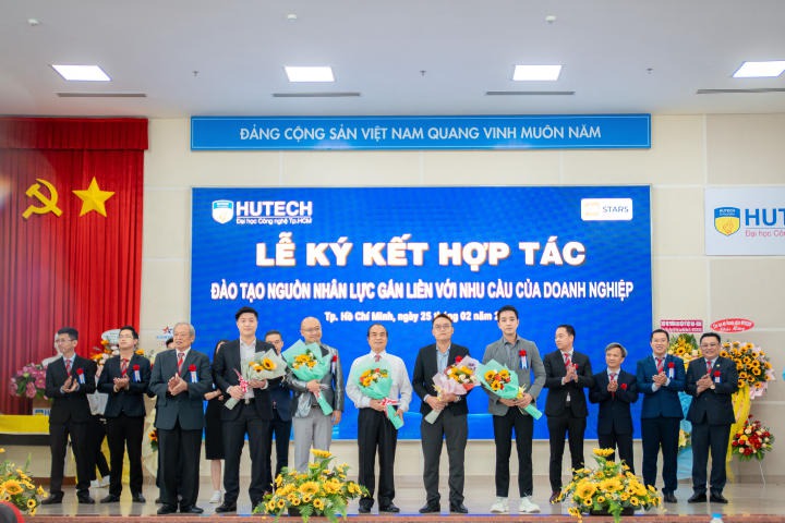 66 Trang Chủ 13Win.com Chính Thức Tặng 88k “đổ bộ” 13WIN13 Career Day 2023 mang đến hơn 4.800 đầu việc cho Tải app 13Win 128