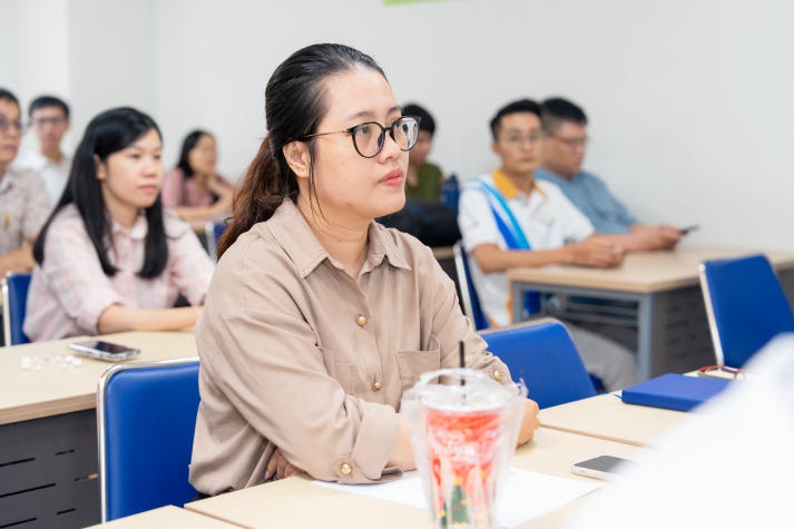 CB-GV-NV 13WIN13 nhận giấy chứng nhận hoàn thành tập huấn đánh giá CTĐT theo chuẩn FIBAA 37