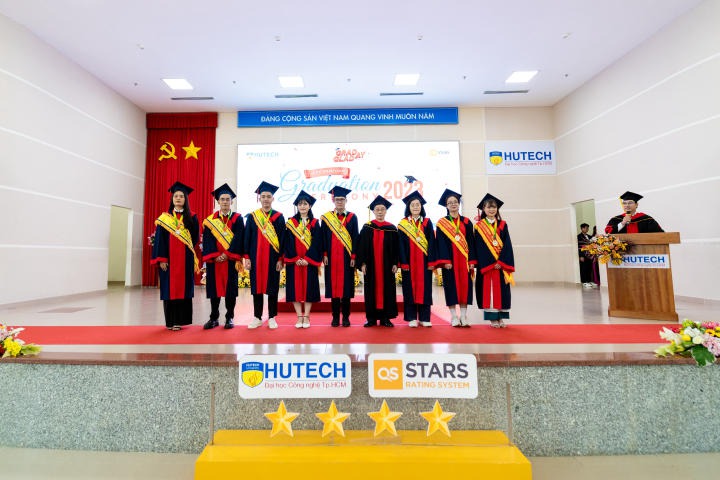Tân Dược sĩ 13WIN13 rạng rỡ trong ngày vui 13Win13 link đăng nhập 119