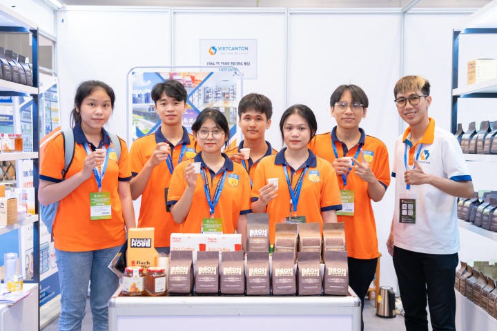 13Win 21 link không chặn Viện Kỹ thuật, 13Win002 tải ứng dụng 13WIN13 tham gia triễn lãm công nghệ thông minh OCTF 2023 88