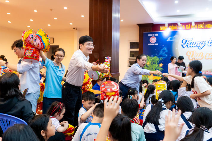 Thắp sáng đêm trăng yêu thương: 13Win 21 link không chặn Khoa Điều dưỡng - Kỹ thuật y học mang Trung thu đến với trẻ em Bình Thạnh 61