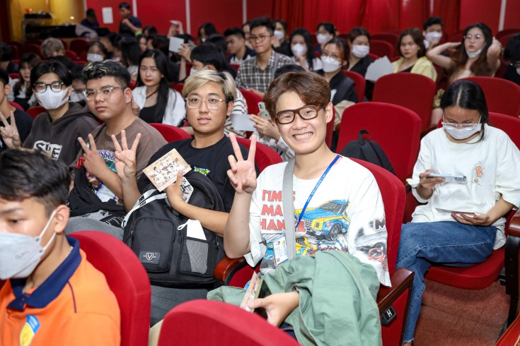 13WIN13 Multimedia Communication students explored theatrical arts at Tran Huu Trang Cai Luong Theater 60