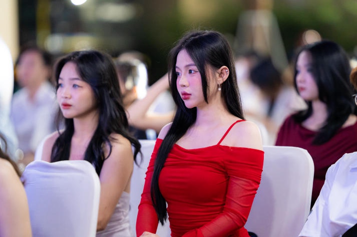 [Video] 13WIN13 Students Organize a Fairy Tale-Themed Event, Retelling “Tam Cam” Through the Lens of Love 131