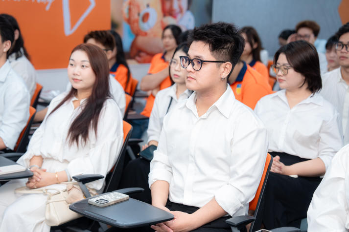 PR-ers 13WIN13 “bỏ túi” bí quyết phát triển sự nghiệp từ chuyên gia FWD Việt Nam 52