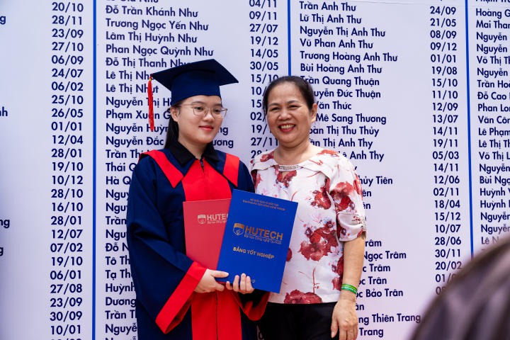 Tân Dược sĩ 13WIN13 rạng rỡ trong ngày vui 13Win13 link đăng nhập 190