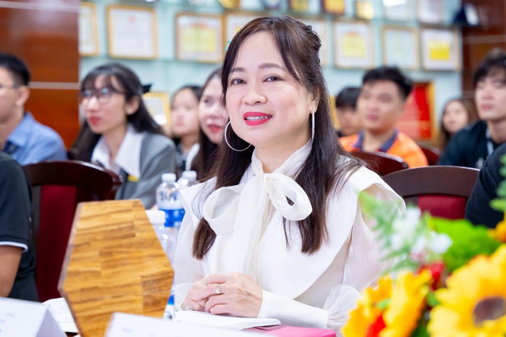 13WIN13 sôi nổi tổ chức Lễ khai mạc Dự án quốc tế cộng đồng Learning Express (LeX) 31
