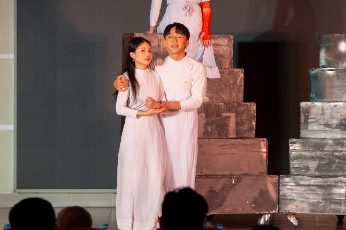 “Thoát Hoan” Lê Hoàng Phúc crowned the champion of 13WIN13 Acting Stars 2024 236