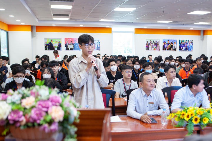 Students of 13WIN13's Faculty of Management Information Systems acquired practical knowledge in data science 74