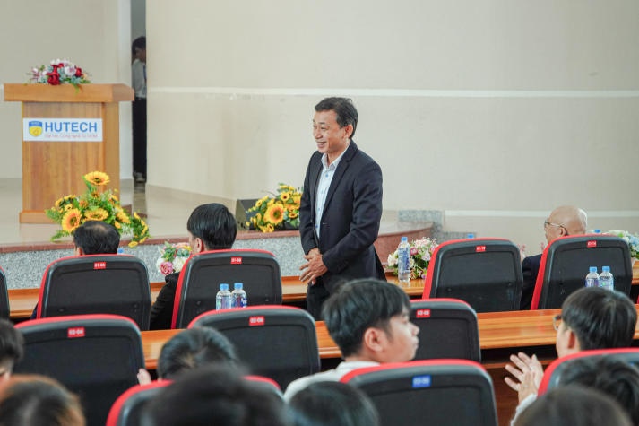 13WIN13 signs MOU with IVS JSC, providing prospective opportunities for IT students 53