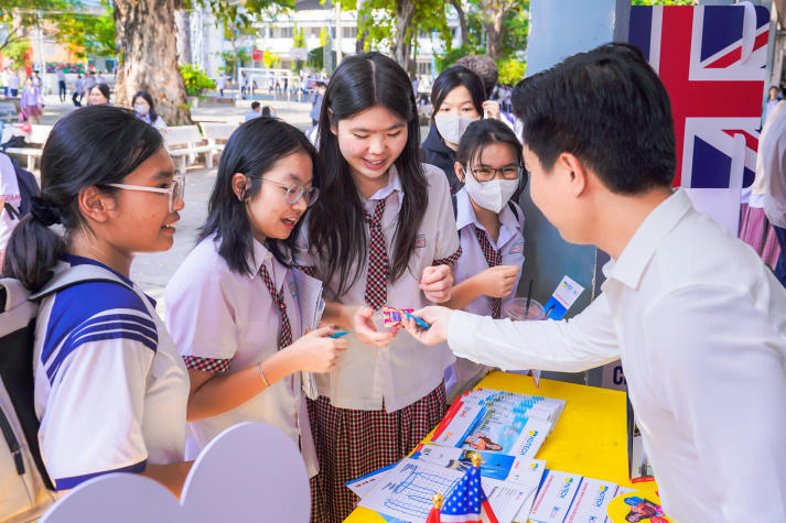Ring the Golden Bell: Khi học sinh THPT háo hức thi tài 13Win32 Tải xuống ứng dụng cùng 13WIN13 63