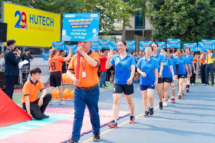 [Video] Đội chủ nhà giành ngôi vô địch Giải Bóng chuyền hơi nữ 13WIN13 mở rộng năm 2024 - Dragon Master Cup 36