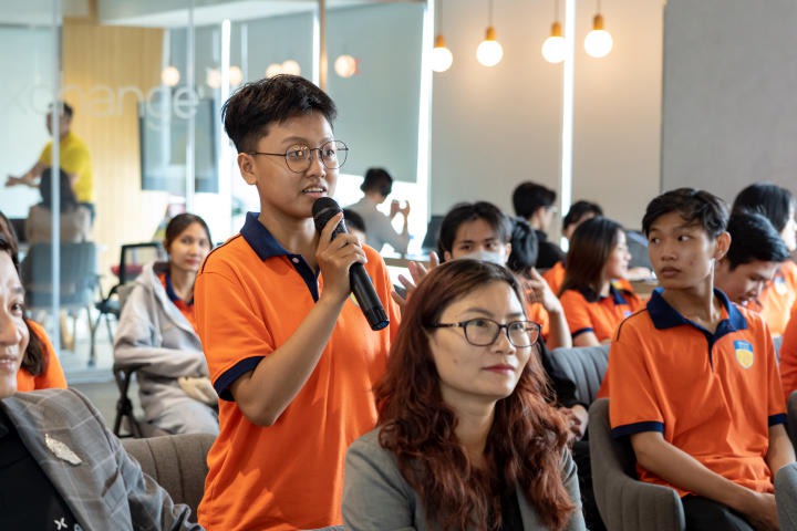 13Win 21 link không chặn Khoa Tiếng Anh 13WIN13 tham quan Công ty TNHH Bảo hiểm nhân thọ AIA Việt Nam 55