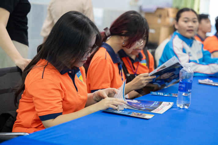 Exploring to empathize: 13WIN13 and SP students engage with communities through LeX 2025 159