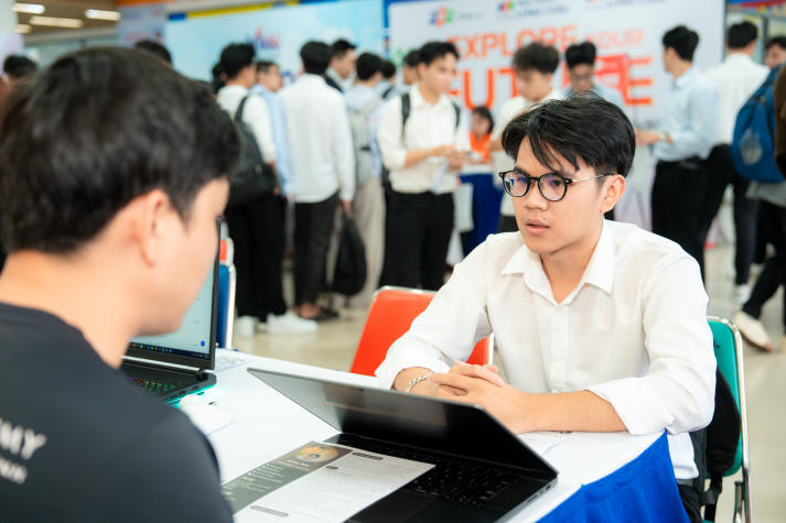 [Ảnh] Rộn ràng chuỗi hoạt động chào tuổi mới, lan tỏa khí thế và khát vọng vươn xa 76
