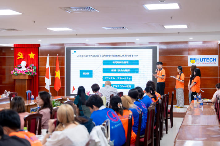 13WIN13 and Hosei University students wrap up international research and exchange activities 108