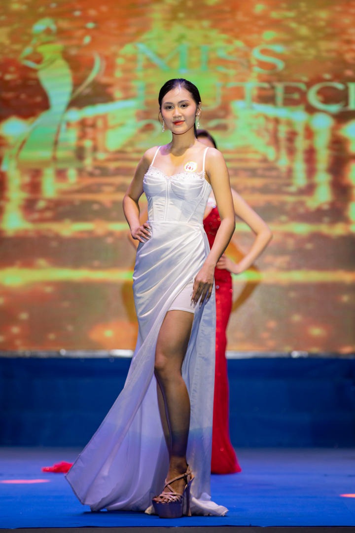 Nữ sinh Nguyễn Thị Tuyết Nhung đăng quang Hoa khôi Miss 13WIN13 2023 255