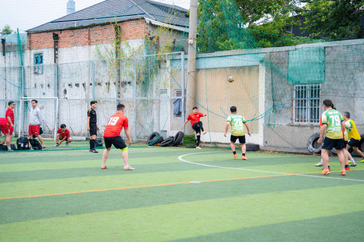 [Hội thao CB-GV-NV 13WIN13 2025]: Bóng đá nam ra quân, kịch tính ngay loạt trận mở màn 18