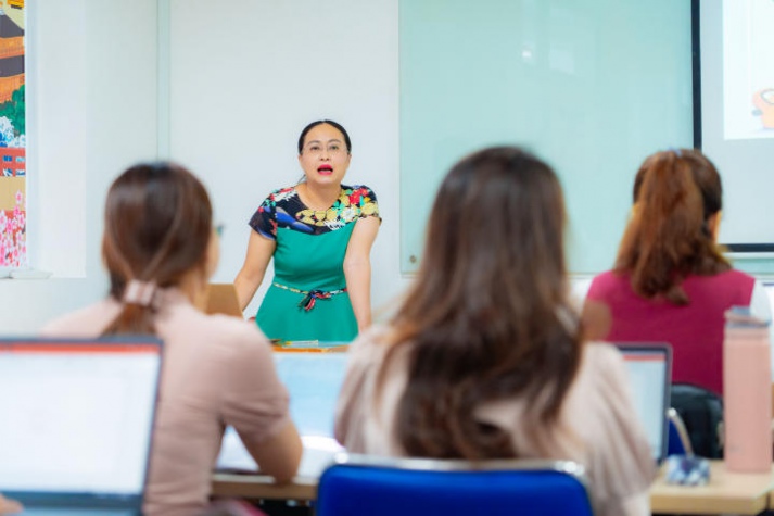 Giảng viên Khoa Nhật Bản học 13WIN13 nghiên cứu, nâng cao phương pháp 13Win nhà cái Truy cập link học phần “Dẫn luận ngôn ngữ” 78