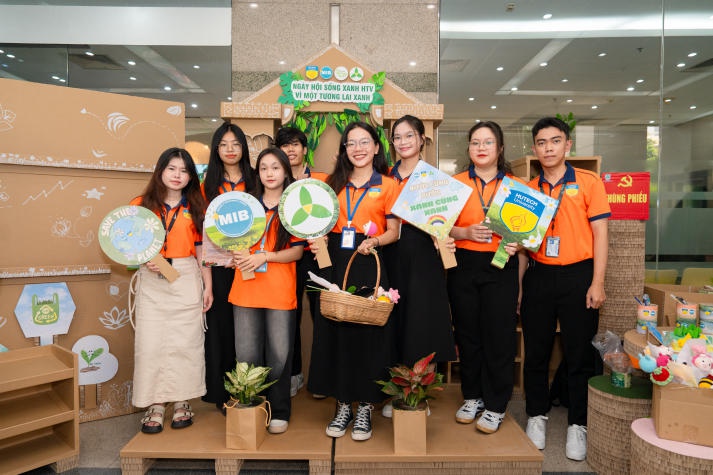 Lan tỏa thông điệp xanh cùng Tải app 13Win Khoa Marketing - Kinh doanh quốc tế 30