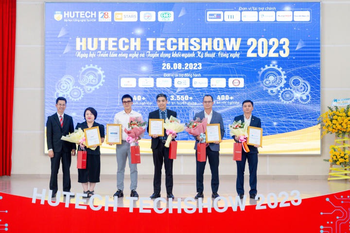 Sôi nổi 13WIN13 TECHSHOW 2023: Hơn 300 đồ án, 3.500 đầu việc và nhiều suất Www 13Win one nổ hũ giá trị 176
