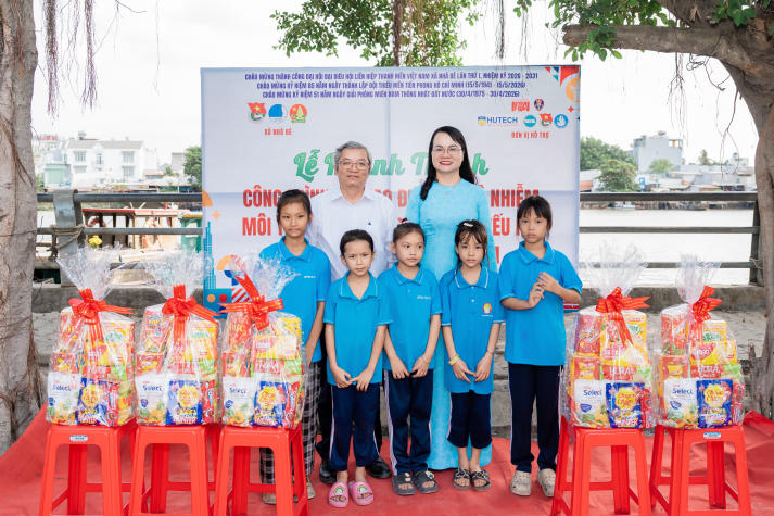 13Win 21 link không chặn Khoa Marketing - Kinh doanh quốc tế góp sức “thay áo mới” cho khu vực ô nhiễm, tạo sân chơi an toàn cho trẻ em 74