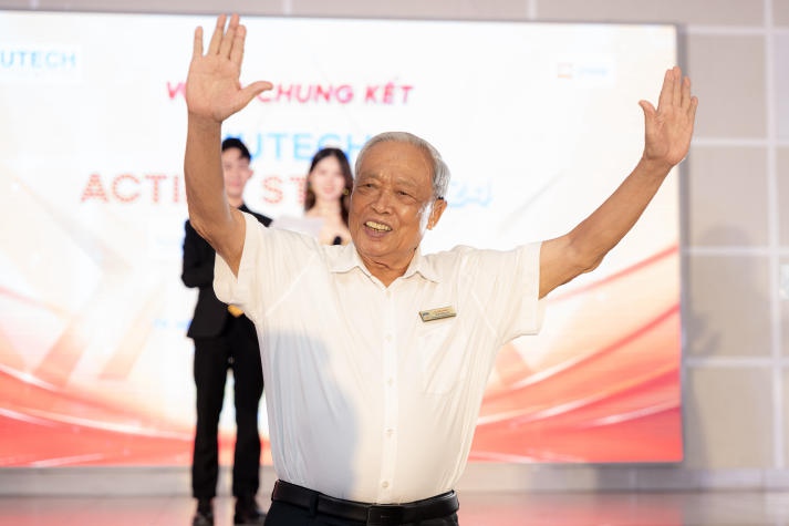 “Thoát Hoan” Lê Hoàng Phúc crowned the champion of 13WIN13 Acting Stars 2024 52