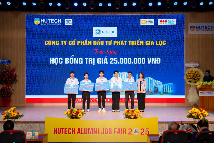 KHOA XÂY DỰNG THAM GIA NGÀY HỘI "ALUMNI JOB FAIR 2025" 48