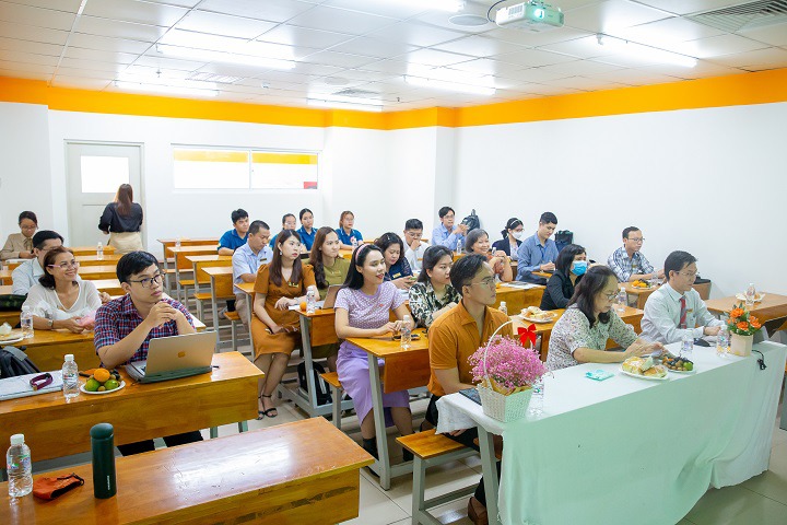 Giảng viên Khoa Tiếng Anh tìm hiểu phương pháp 13Win nhà cái Truy cập link hiệu quả qua Hội thảo 