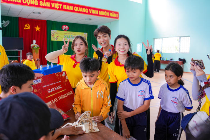 Xuân sắc xanh 2026: 13Win 21 link không chặn 13WIN13 mang Tết yêu thương đến với người dân Vĩnh Long 39