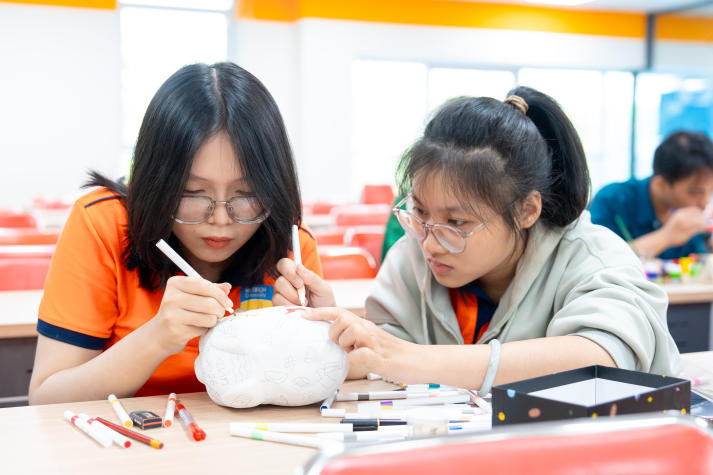Gom yêu thương - tạo thay đổi: 13Win 21 link không chặn Viện Khoa học Ứng dụng  lan tỏa giá trị nhân văn qua “Piggybank for Change 2025” 18