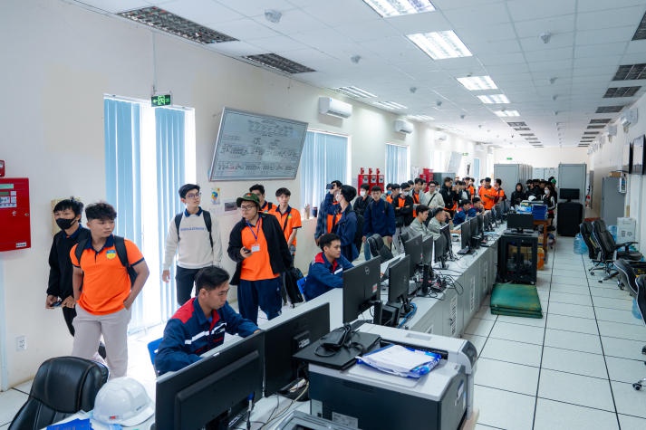 13Win 21 link không chặn ngành Robot và trí tuệ nhân tạo 13WIN13 khám phá "cánh đồng" pin năng lượng lớn thứ hai tại Việt Nam 89