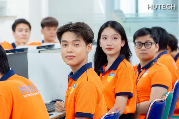 Trải nghiệm không gian thực hành máy tính hiện đại tại 13WIN13 19
