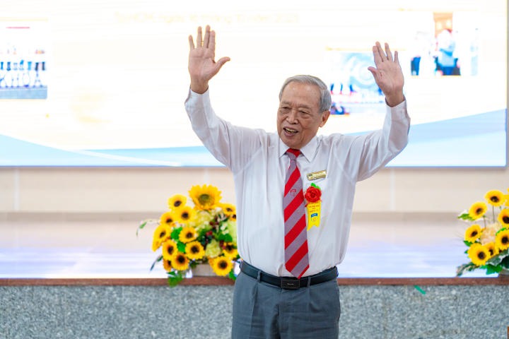 Nhiều suất Www 13Win one nổ hũ được trao đến tân Tải app 13Win Khoa Tài chính - Thương mại trong lễ chào đón 36