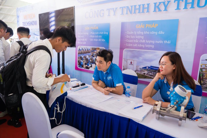 Sôi nổi 13WIN13 TECHSHOW 2023: Hơn 300 đồ án, 3.500 đầu việc và nhiều suất Www 13Win one nổ hũ giá trị 257