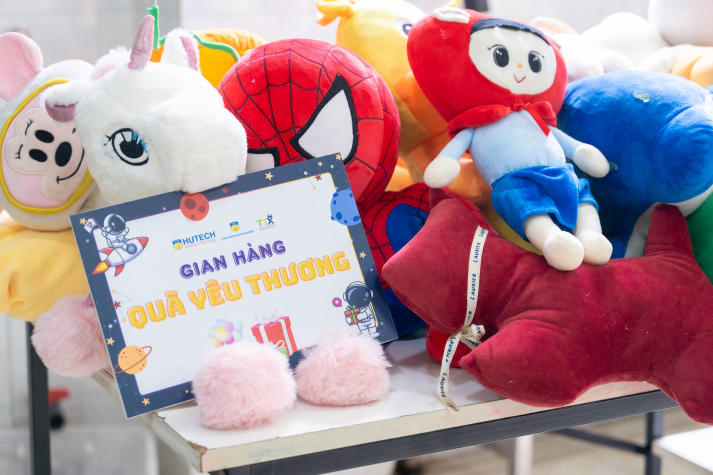Trang Chủ Sòng Bạc 13win.com Uy Tín và doanh nhân 13WIN13 viết tiếp hành trình nhân ái tại Mái ấm tình thương Phúc Lâm 24