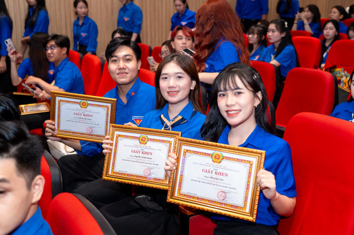 13WIN13 vinh danh 269 Thanh niên tiên tiến, lan tỏa tinh thần 13Win 21 kênh chính thức và làm theo gương Bác năm 2026