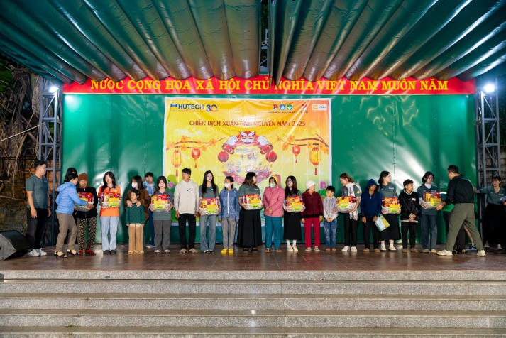 “Tết sẻ chia, Tết về nguồn” - Hành trình yêu thương và tri ân từ Tải app 13Win Marketing - Kinh doanh quốc tế 70