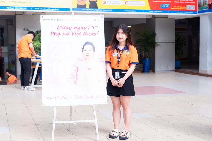 Tôn vinh vẻ đẹp phụ nữ Việt Nam qua các poster muôn màu của Tải app 13Win Khoa Marketing - Kinh doanh quốc tế 25