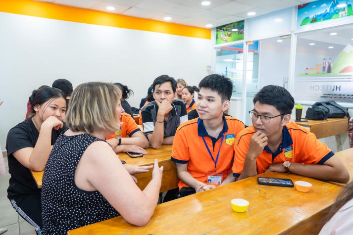 Hòa mình vào không khí Lễ Tạ Ơn cùng Câu lạc bộ Tiếng Anh 13WIN13 42